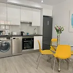 Golden Luxury Apartment